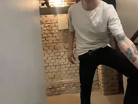 BrunoTwinkXXL online show from 01-10-26, 11:53