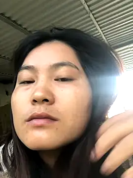 Snapshot of bong-ngo chatting on 10-29-25, 01:19 bong-ngo online show from 10-29-25, 01:19