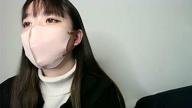 Snapshot of yua_chan00 chatting on 03-11-26, 01:17 yua chan00 online show from 03-11-26, 01:17