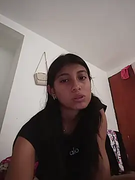 YeseniaRodriguez3 online show from 11-22-25, 03:55