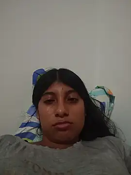 YeseniaRodriguez3 online show from 04-09-26, 01:16