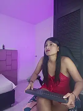 YeseniaRodriguez3 online show from 04-21-26, 12:33