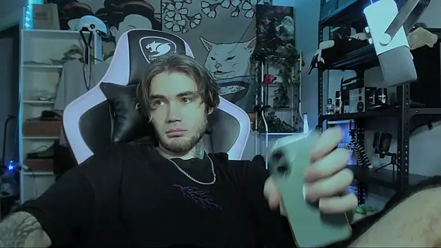 Snapshot of Go_V_Cs chatting on 10-28-25, 05:11 Go V Cs online show from 10-28-25, 05:11