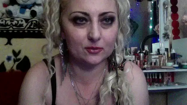 xHot Amazonq online show from 12-02-25, 05:52