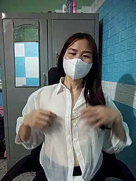 Donatella28 online show from 04-22-26, 04:48