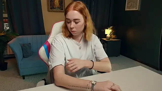 AddieOsler online show from 11-19-25, 07:47