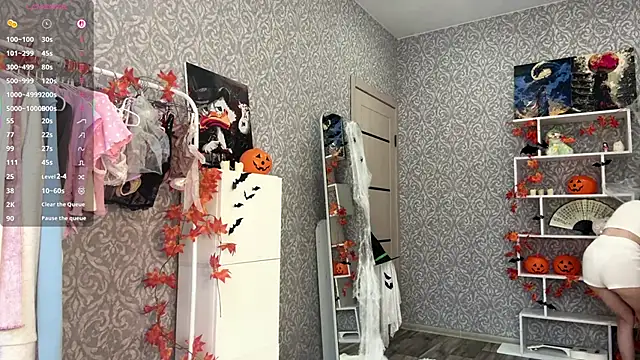 Snapshot of MiraVandee chatting on 10-26-25, 05:13 MiraVandee online show from 10-26-25, 05:13