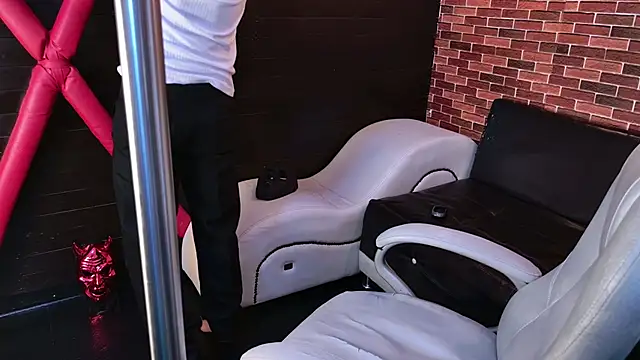 Snapshot of GuysMattel chatting on 10-28-25, 07:38 GuysMattel online show from 10-28-25, 07:38