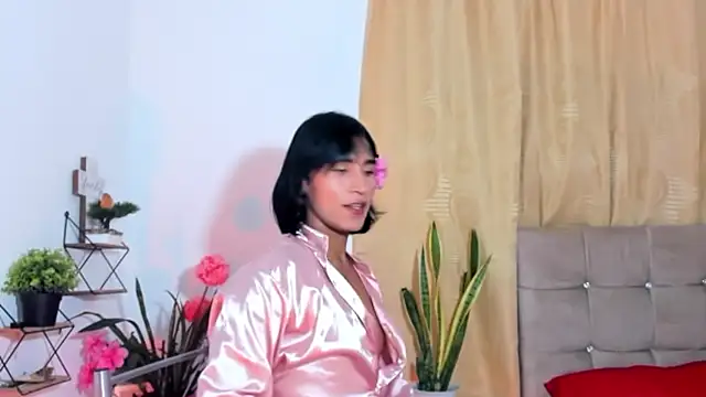 nahomi28  online show from 11-05-25, 05:35