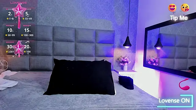 Luna Bella3 online show from 12-17-25, 10:43