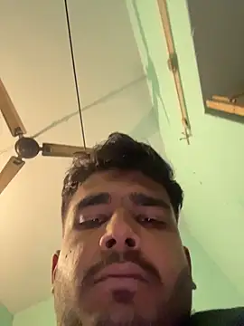 Snapshot of Indianbbc4u@xh chatting on 10-28-25, 01:53 Indianbbc4uxh online show from 10-28-25, 01:53