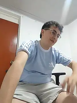 Snapshot of Sam_Rush chatting on 06-12-26, 05:17 Sam Rush online show from 06-12-26, 05:17