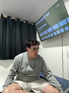 Snapshot of Sam_Rush chatting on 06-19-26, 03:11 Sam Rush online show from 06-19-26, 03:11