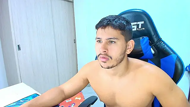 sophia and alex online show from 10-27-25, 04:16