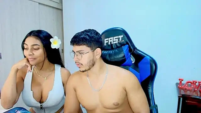 sophia and alex online show from 12-19-25, 12:39