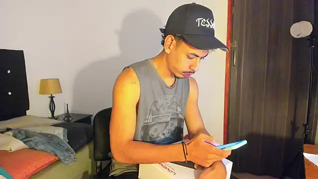 Snapshot of marlon_texeira chatting on 10-26-25, 02:50 marlon texeira online show from 10-26-25, 02:50