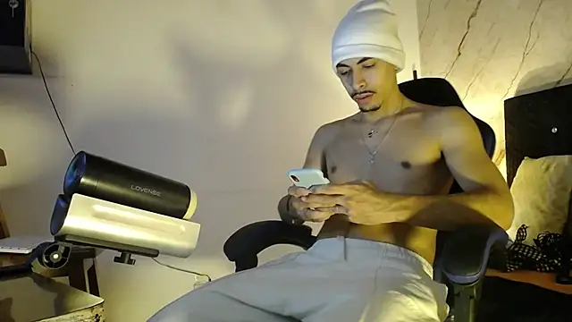 Snapshot of marlon_texeira chatting on 11-04-25, 04:50 marlon texeira online show from 11-04-25, 04:50