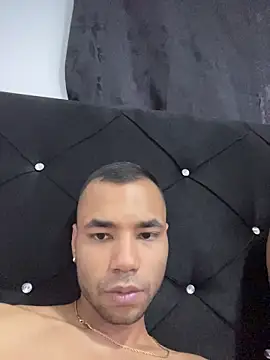 Snapshot of Hot2gether69 chatting on 10-27-25, 06:01 Hot2gether69 online show from 10-27-25, 06:01