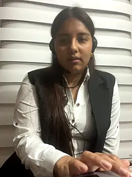 Au-rora online show from 11-30-25, 04:16