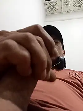 Snapshot of Manicomio1_ chatting on 10-28-25, 04:38 Manicomio1  online show from 10-28-25, 04:38