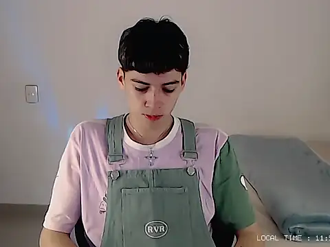 Sett 01 online show from 11-23-25, 04:56