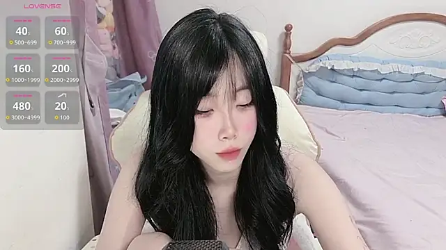 Snapshot of Vivian-88 chatting on 04-10-26, 04:06 Vivian-88 online show from 04-10-26, 04:06