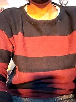 Snapshot of Hot-Rubyy chatting on 11-30-25, 04:00 Hot-Rubyy online show from 11-30-25, 04:00