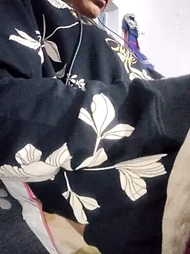 Hot-Rubyy online show from 12-05-25, 05:42