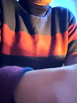 Snapshot of Hot-Rubyy chatting on 12-18-25, 03:40 Hot-Rubyy online show from 12-18-25, 03:40