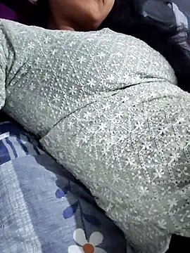 Hot-Rubyy online show from 03-11-26, 04:35