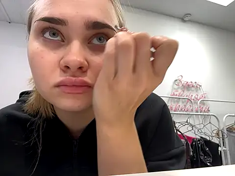 MilaRaven online show from 12-02-25, 06:41