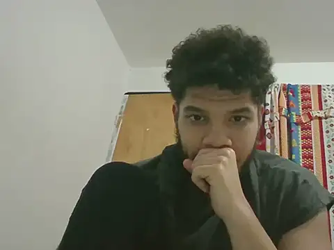 Snapshot of riley_xxx chatting on 11-01-25, 07:32 riley xxx online show from 11-01-25, 07:32