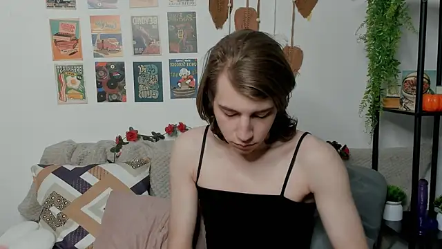 Snapshot of AvenGlow chatting on 02-09-26, 05:22 AvenGlow online show from 02-09-26, 05:22