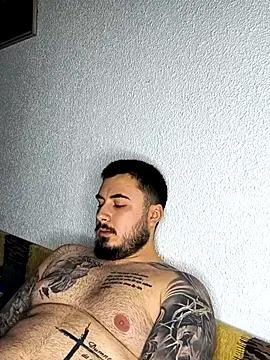 Snapshot of Tdm092 chatting on 01-07-26, 02:14 Tdm092 online show from 01-07-26, 02:14