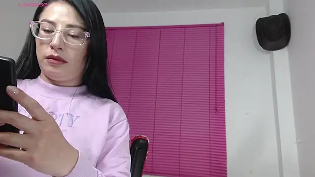 Emma Hotkiss online show from 04-14-26, 11:22