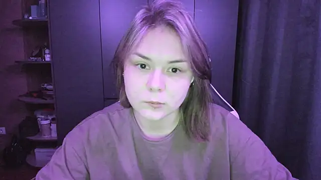 sophia lix online show from 11-29-25, 01:03