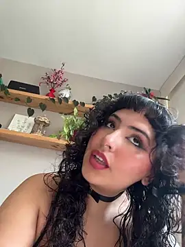 SugarTroubl33 online show from 06-26-26, 02:21