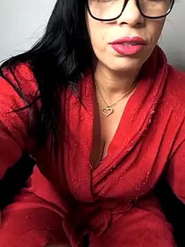 Snapshot of paularois chatting on 12-04-25, 03:05 paularois online show from 12-04-25, 03:05