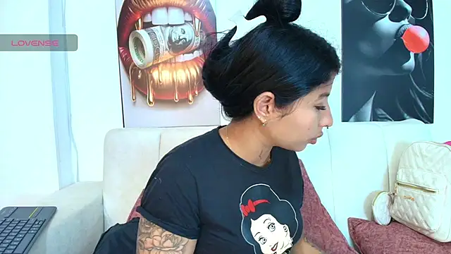 Snapshot of ASSBIG_DIRTY chatting on 10-28-25, 08:33 ASSBIG DIRTY online show from 10-28-25, 08:33