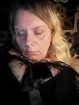 Lana-murr online show from 11-18-25, 06:12