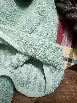 Snapshot of bigtelugubhama chatting on 12-18-25, 12:11 bigtelugubhama online show from 12-18-25, 12:11