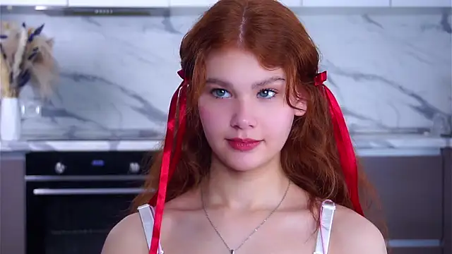 YettaCalabria online show from 12-16-25, 12:10