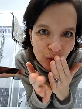 Snapshot of Piediniecollant chatting on 12-20-25, 06:20 Piediniecollant online show from 12-20-25, 06:20