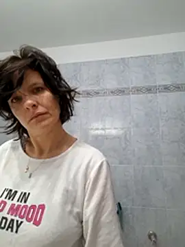 Snapshot of Piediniecollant chatting on 12-23-25, 05:38 Piediniecollant online show from 12-23-25, 05:38