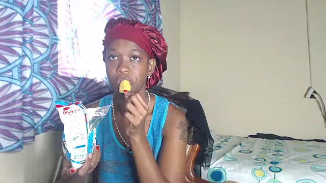 Snapshot of LilithMiller_ chatting on 06-18-26, 03:49 LilithMiller online show from 06-18-26, 03:49