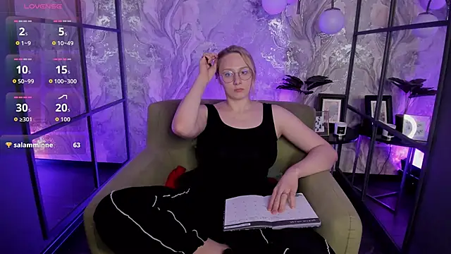 Liana Ln online show from 11-30-25, 03:43