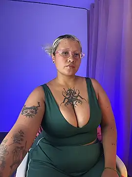 Snapshot of pinkbaddie777 chatting on 01-10-26, 04:58 pinkbaddie777 online show from 01-10-26, 04:58