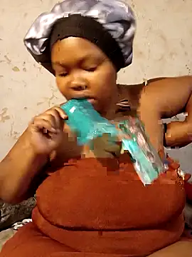 Snapshot of 3bigcuteness chatting on 11-15-25, 12:45 3bigcuteness online show from 11-15-25, 12:45