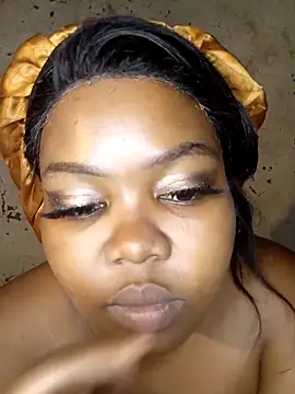 Snapshot of 3bigcuteness chatting on 11-28-25, 04:42 3bigcuteness online show from 11-28-25, 04:42