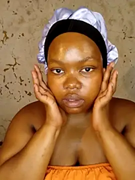 Snapshot of 3bigcuteness chatting on 11-29-25, 10:29 3bigcuteness online show from 11-29-25, 10:29